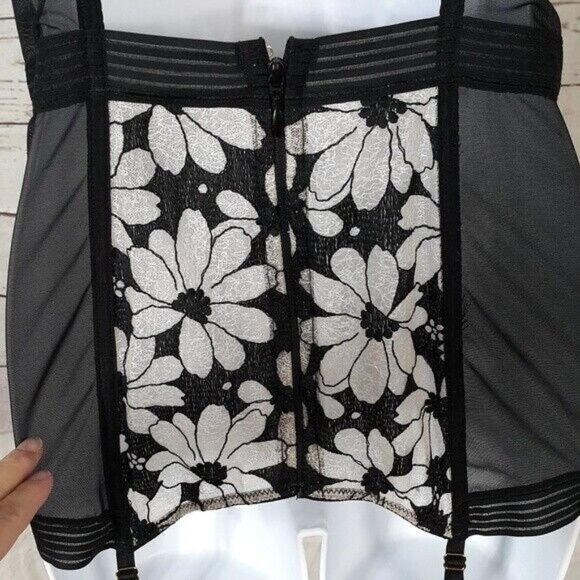 Victoria's Secret Bustier Corset Black 34C Underwire Garter Bone Merry Widow NWT - Picture 6 of 11